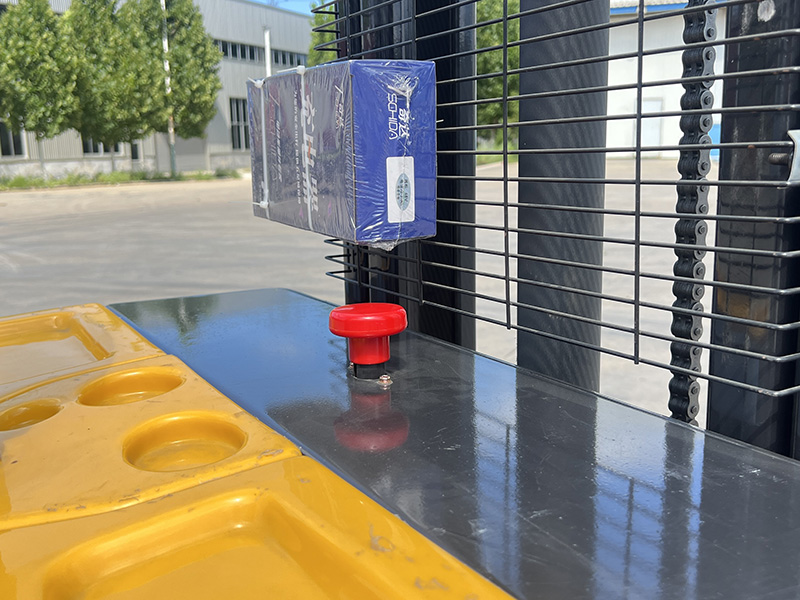 CDD-15（站架式堆高车）