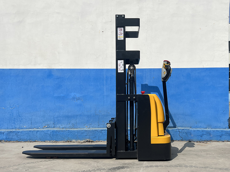 CDD-15（双油缸堆高车）