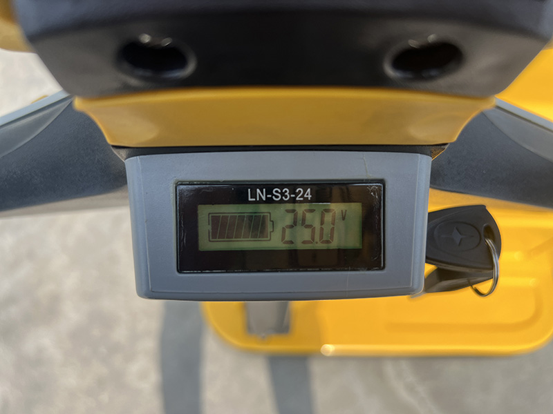 CDD-15（双油缸堆高车）