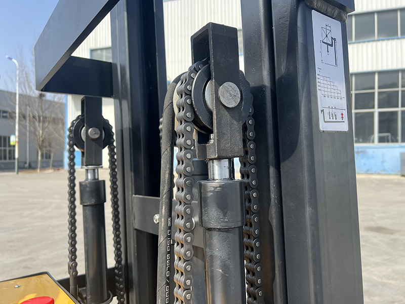 CDD-15（双油缸堆高车）