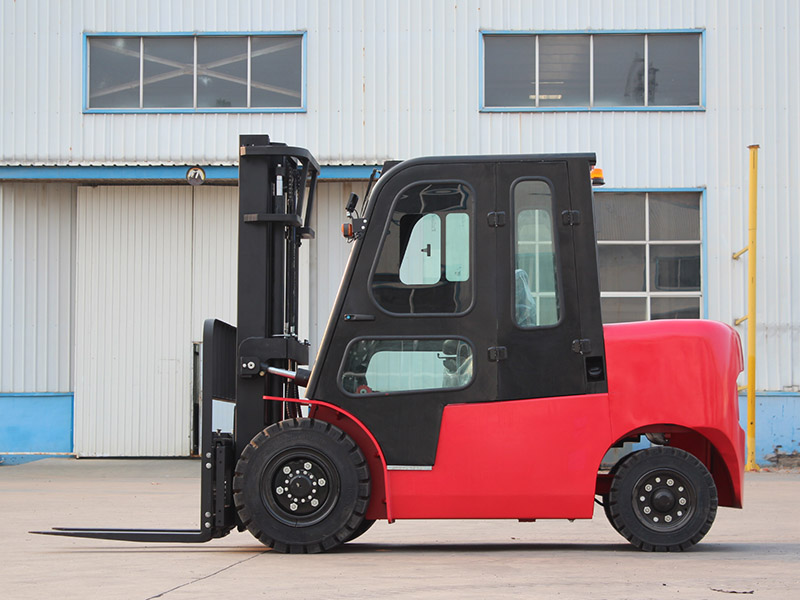 5吨H（S6S发动机 四路阀 带驾驶室）