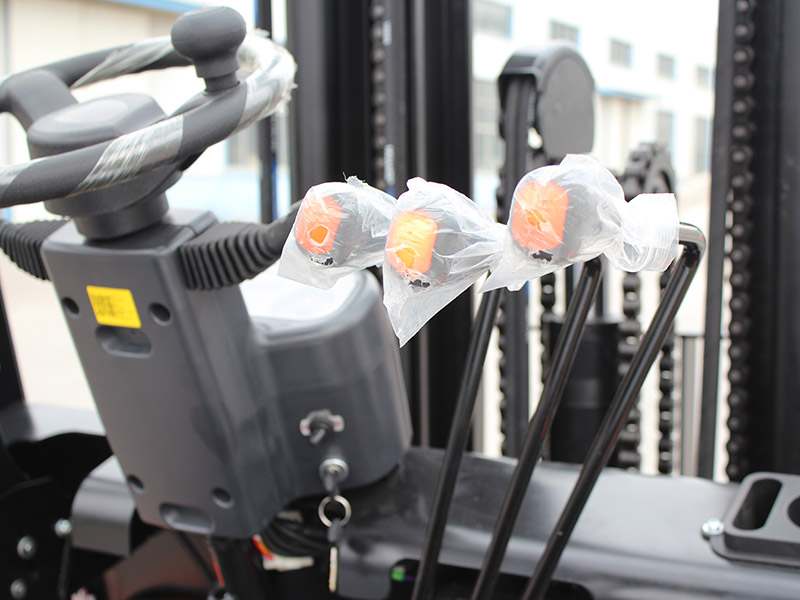 CPC30-K 双燃料叉车（LPG）