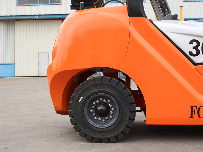 CPC30-K 双燃料叉车（LPG）