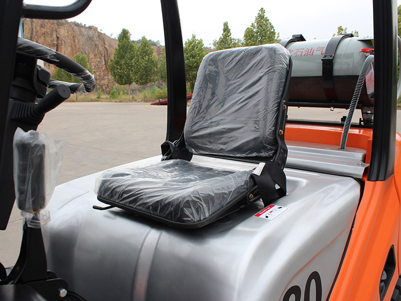 CPC30-K 双燃料叉车（LPG）